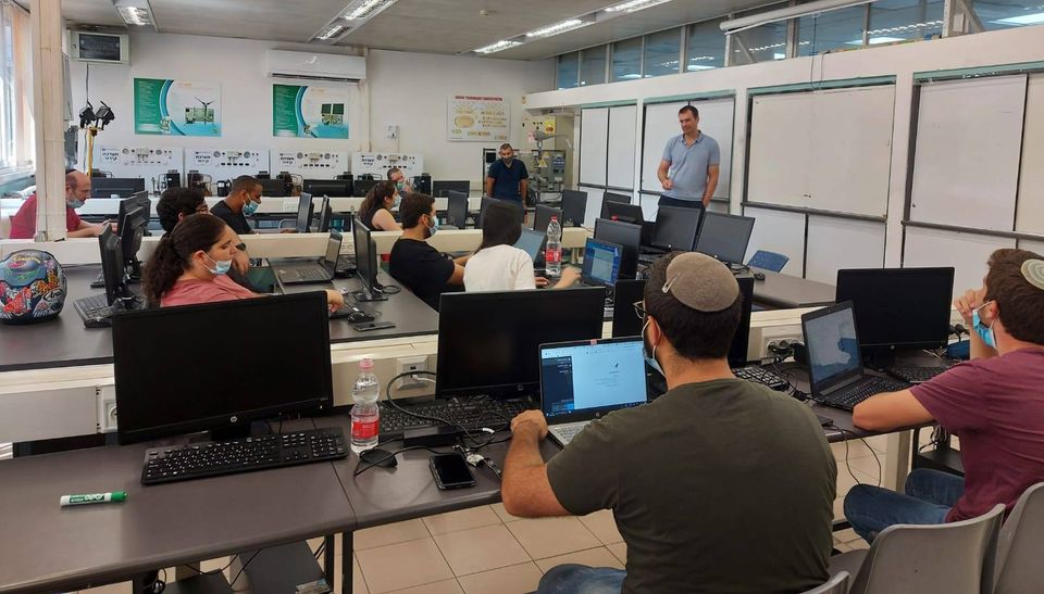 יום מיונים וחשיפה של כיתת ספידטק לחברת CEVA